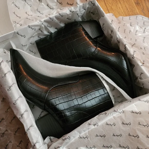 SALE - Qupid Austin Croc Embossed Black Booties - Picture 6 of 7